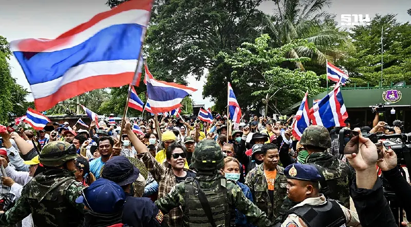 เดือด! ชาวบ้านสระแก้วฮือบุกแนวชายแดนไล่"กัมพูชา"ออกนอกพื้นที่