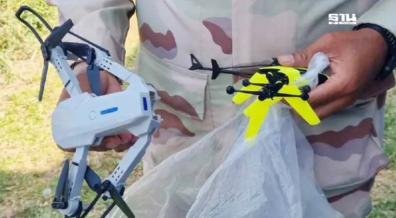 ด่วน! บุรีรัมย์ยึดโดรนปริศนา 2 ลำ บินป่วนชายแดนไทย-กัมพูชา ด่วน! บุรีรัมย์ยึดโดรนปริศนา 2 ลำ บินป่วนชายแดนไทย-กัมพูชา