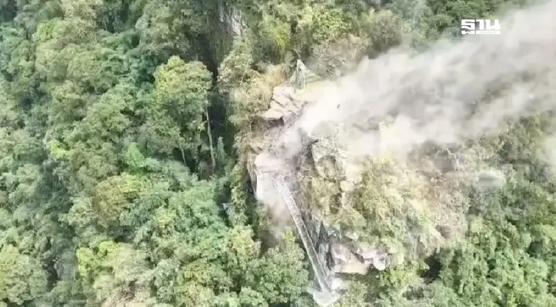 เปิดภาพทหารไทย ระเบิดบันไดช่องคานม้า สกัดกัมพูชาขึ้นภูมะเขือ