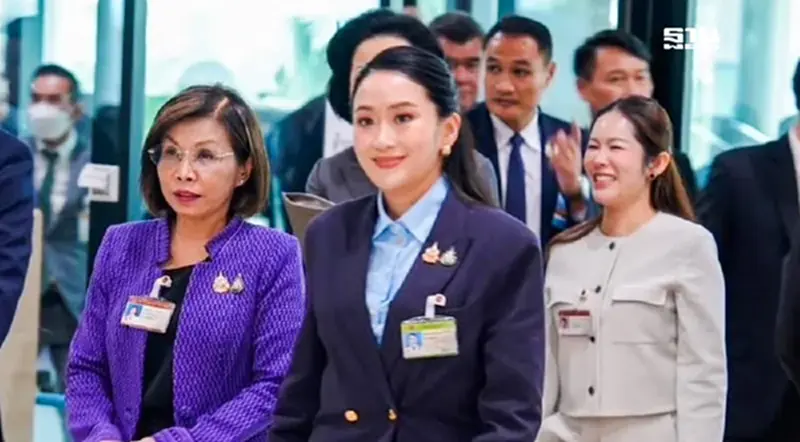“แพทองธาร” ลงใต้ดินหลบสื่อออกสภาฯ หลังศาลรธน.นัดตัดสิน 29 ส.ค. “แพทองธาร” ลงใต้ดินหลบสื่อออกสภาฯ หลังศาลรธน.นัดตัดสิน 29 ส.ค.