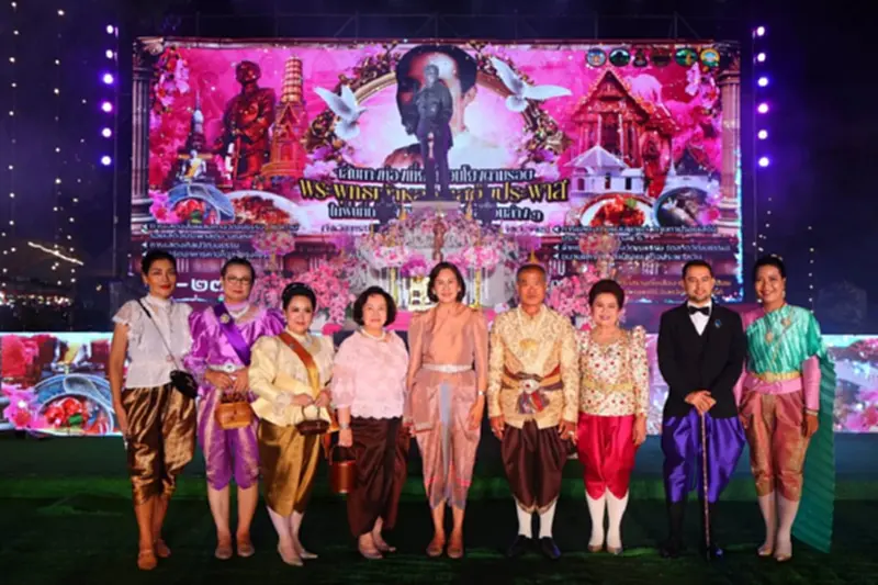 ท่าน้ำอ้อยม่วงหัก จัดงานใหญ่ ย้อนรอย 119 ปี "เสด็จประพาสต้น" ท่าน้ำอ้อยม่วงหัก จัดงานใหญ่ ย้อนรอย 119 ปี "เสด็จประพาสต้น"