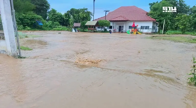 พายุ ‘คาจิกิ’ จังหวัดแพร่อ่วมฝนตกหนัก น้ำท่วมฉับพลัน ถนนตัดขาด