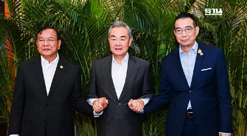 ไทย-กัมพูชา-จีน ถกไม่เป็นทางการ เคลียร์ปมชายแดน-เร่งเก็บกู้ทุ่นระเบิด
ไทย-กัมพูชา-จีน ถกไม่เป็นทางการ เคลียร์ปมชายแดน-เร่งเก็บกู้ทุ่นระเบิด