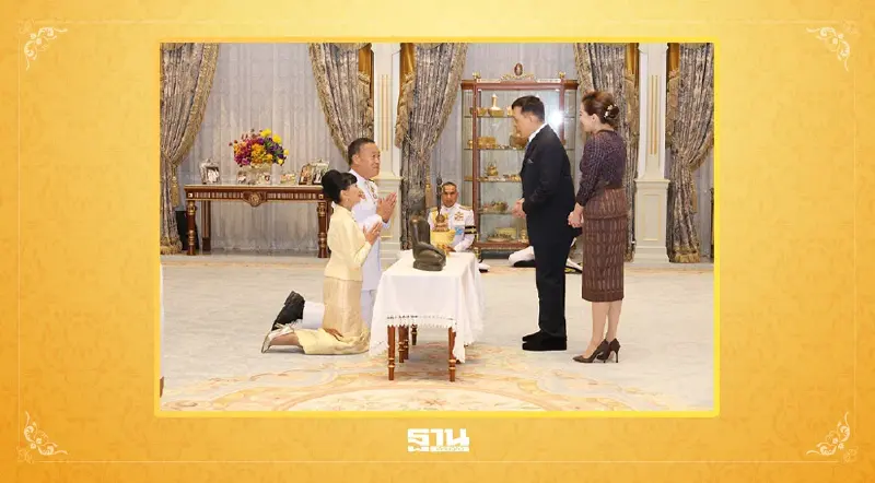 “เศรษฐา–พักตร์พิไล”ถวายพระพุทธรูปแด่ในหลวง–พระราชินี