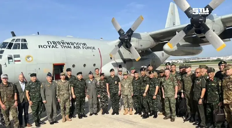 อัปเดต กองทัพบก นำคณะ ทูตทหาร-สื่อต่างประเทศ ลงพื้นที่ศรีสะเกษ กัมพูชายิงถล่ม รพ.-โรงเรียน-ปั๊ม อัปเดต กองทัพบก นำคณะ ทูตทหาร-สื่อต่างประเทศ ลงพื้นที่ศรีสะเกษ กัมพูชายิงถล่ม รพ.-โรงเรียน-ปั๊ม