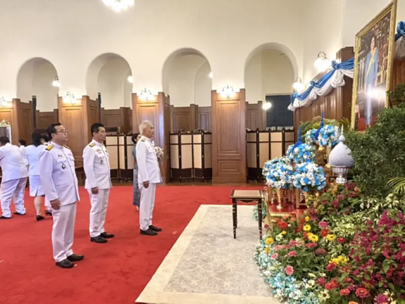 “สุวัจน์”นำพรรคชาติพัฒนา ลงนามถวายพระพร สมเด็จพระนางเจ้าสิริกิติ์ “สุวัจน์”นำพรรคชาติพัฒนา ลงนามถวายพระพร สมเด็จพระนางเจ้าสิริกิติ์