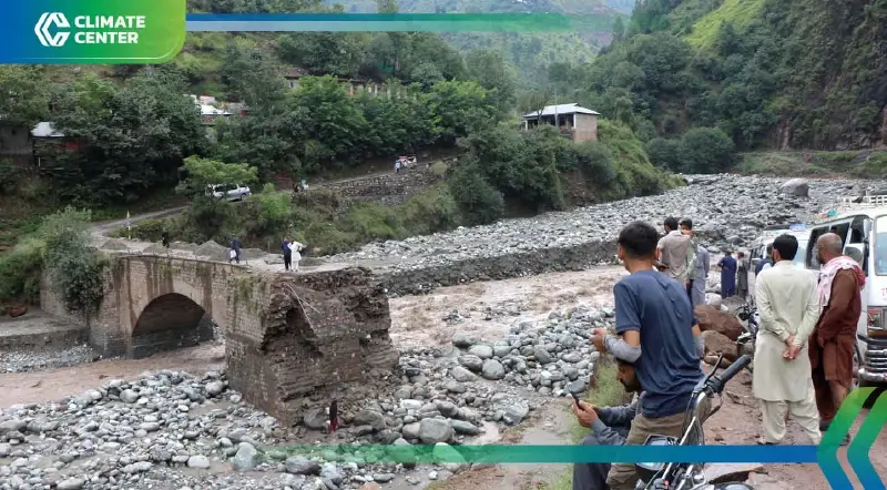 น้ำท่วมอินเดีย–ปากีสถาน เสียชีวิตกว่า 280 ราย เศรษฐกิจ–ท่องเที่ยวชะงัก น้ำท่วมอินเดีย–ปากีสถาน เสียชีวิตกว่า 280 ราย เศรษฐกิจ–ท่องเที่ยวชะงัก