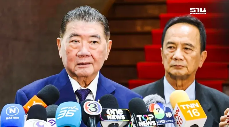 สะเทือนใจเห็น“ทักษิณ”ใส่ชุดนักโทษ ยกเป็น“วีรบุรุษประชาธิปไตย” สะเทือนใจเห็น“ทักษิณ”ใส่ชุดนักโทษ ยกเป็น“วีรบุรุษประชาธิปไตย”