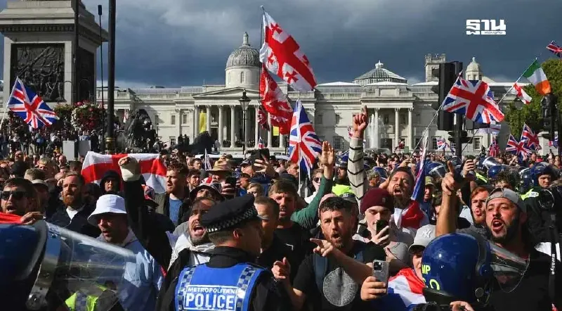 ลอนดอนประท้วงเดือด! ม็อบ 1.1 แสนคนต้านผู้อพยพปะทะตำรวจ-‘อีลอน มัสก์’โผล่หนุน