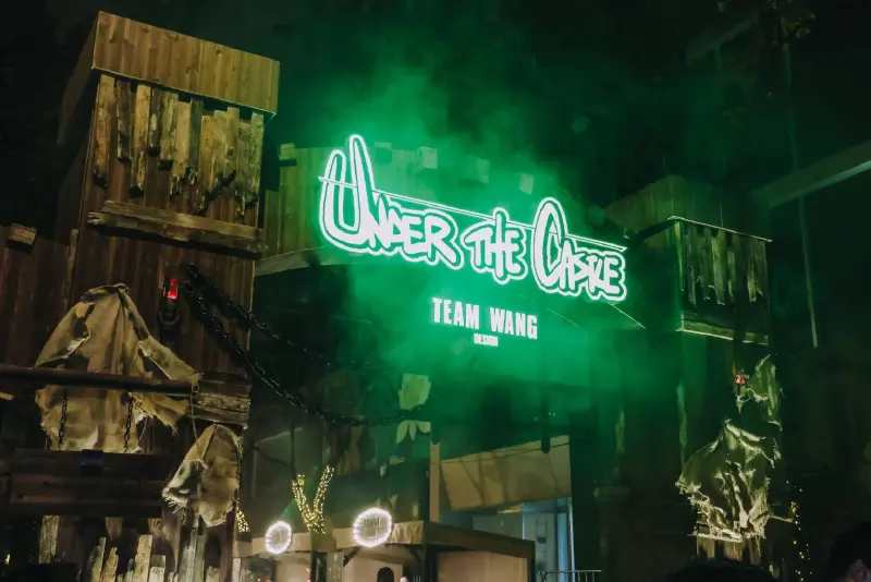 แจ็คสัน หวัง นำทีมสยอง! EM DISTRICT HAUNTED HALLOWEEN 2025