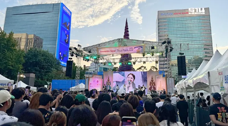 ทีป็อป-อาหารไทย นำทัพ Soft Power ดัน ‘Sawasdee Seoul 2025’ แตะ 1 แสนคน ทีป็อป-อาหารไทย นำทัพ Soft Power ดัน ‘Sawasdee Seoul 2025’ แตะ 1 แสนคน