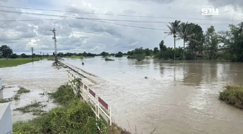 การรถไฟแจงเหตุน้ำท่วมหนักทางรถไฟขาด ‘บ้านเหลื่อม โคราช’ สั่งปรับแผนเดินรถ การรถไฟแจงเหตุน้ำท่วมหนักทางรถไฟขาด ‘บ้านเหลื่อม โคราช’ สั่งปรับแผนเดินรถ