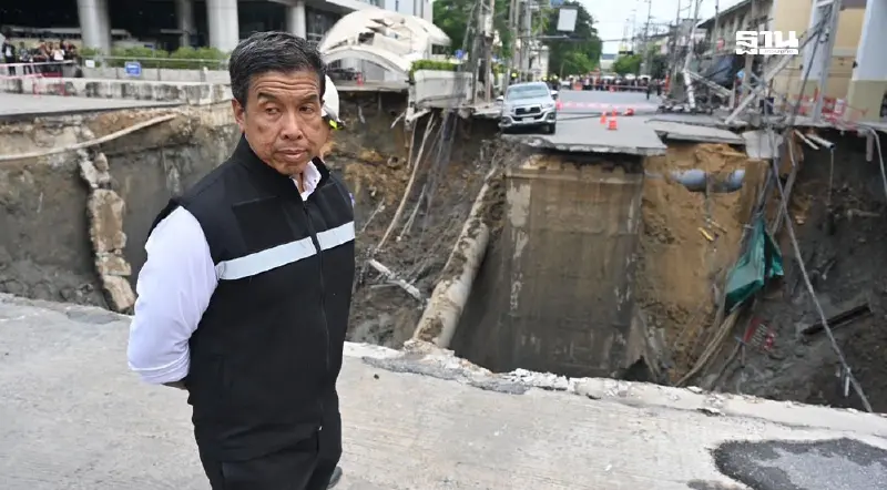 'ชัชชาติ'ผู้ว่าฯกทม. สั่งด่วน 7 มาตรการคุมถนนสามเสนทรุดตัวหน้า วชิรพยาบาล