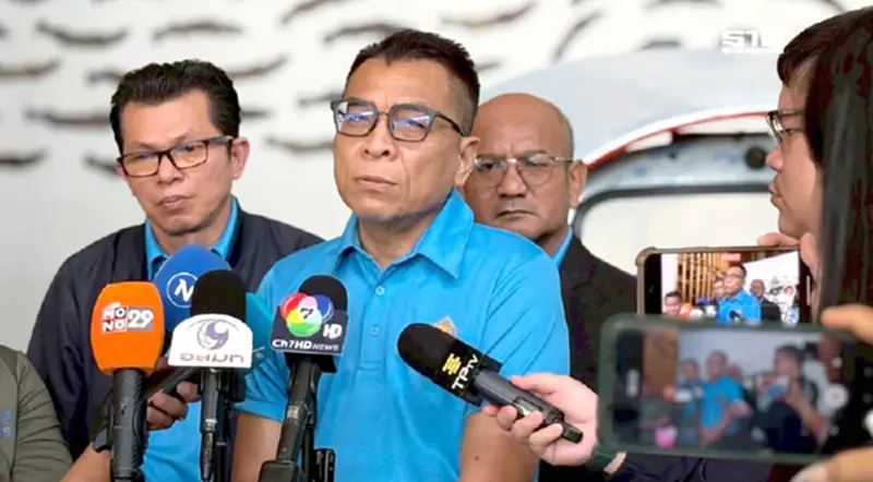 กกต.ยกคำร้องยุบ 6 พรรค ปม“ทักษิณ”ครอบงำ ชี้ไม่เข้าข่ายกฎหมาย กกต.ยกคำร้องยุบ 6 พรรค ปม“ทักษิณ”ครอบงำ ชี้ไม่เข้าข่ายกฎหมาย