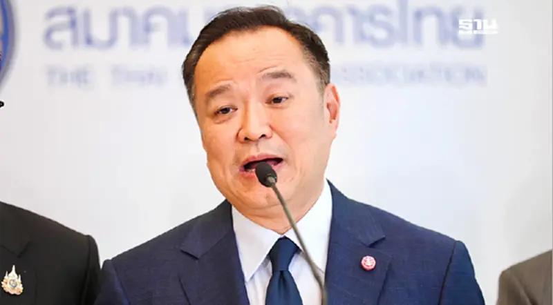 ‘นายกฯ’ ยันไม่คิดทวงเก้าอี้ประธานสภาฯ ลั่นอีก 4 เดือนก็ยุบสภา ‘นายกฯ’ ยันไม่คิดทวงเก้าอี้ประธานสภาฯ ลั่นอีก 4 เดือนก็ยุบสภา