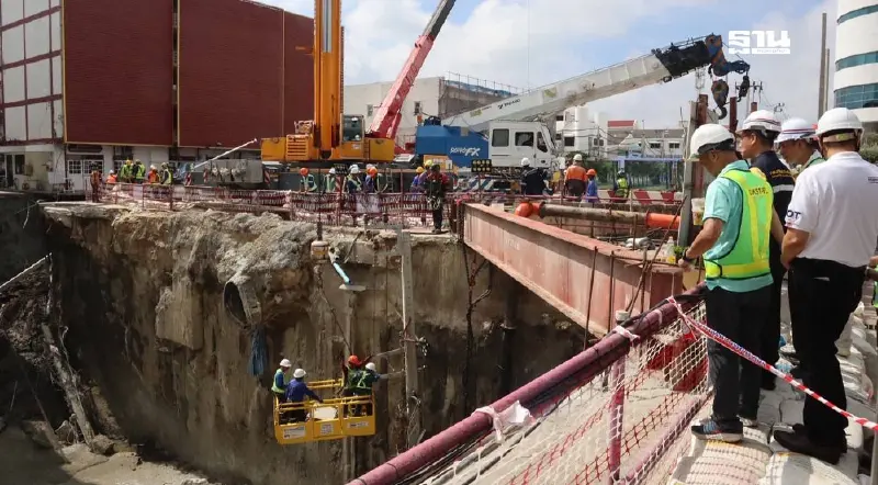 ถนนสามเสนทรุด คมนาคมอัพเดทแผนแก้ไข เร่งคืนพื้นที่จราจร 8 ต.ค.นี้ ถนนสามเสนทรุด คมนาคมอัพเดทแผนแก้ไข เร่งคืนพื้นที่จราจร 8 ต.ค.นี้