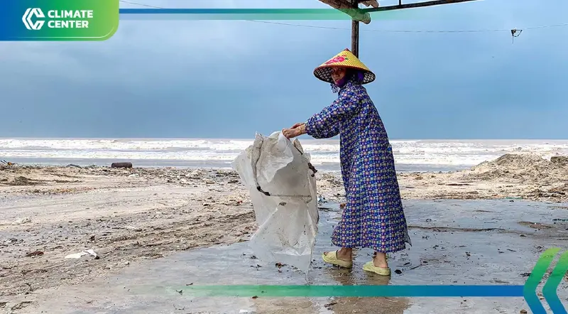 รับมือไต้ฝุ่นบัวลอยถล่ม 'เวียดนาม' เร่งอพยพประชาชนกว่า 2.5 แสน