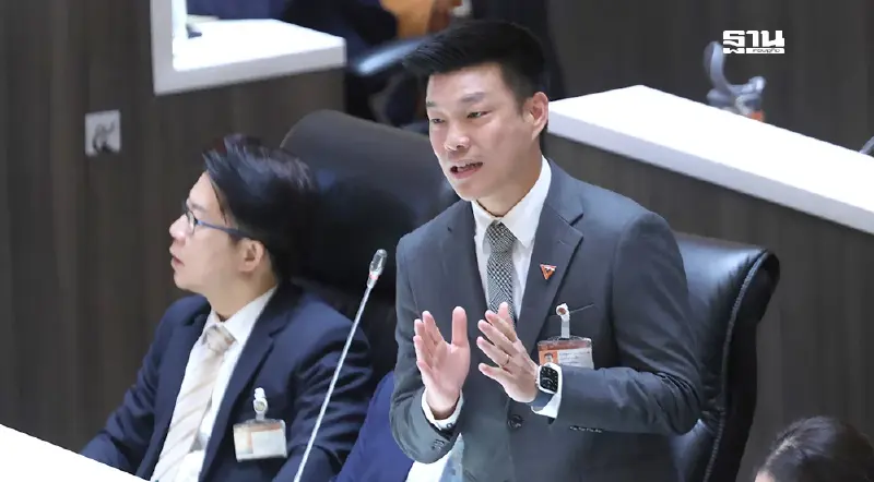 “ณัฐพงษ์”ซักฟอกนโยบาย จี้ 4 เดือนแก้ รธน. ห้ามแทรกคดีอื้อฉาว “ณัฐพงษ์”ซักฟอกนโยบาย จี้ 4 เดือนแก้ รธน. ห้ามแทรกคดีอื้อฉาว