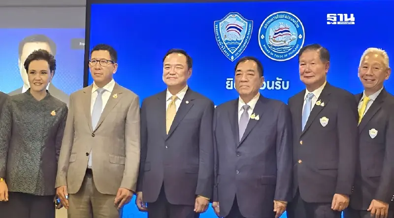 'อนุทิน' รับ 7 ข้อเสนอ หอการค้า หนุนเศรษฐกิจ-เพิ่มสภาพคล่อง SMEs