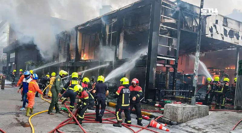 ด่วน ไฟไหม้ร้าน Route66 สถานบันเทิงชื่อดังย่าน RCA พระราม9 ด่วน ไฟไหม้ร้าน Route66 สถานบันเทิงชื่อดังย่าน RCA พระราม9