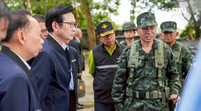 'อรรถพล' ลุยศรีสะเกษ สั่งติดตั้งโซลาร์เซลล์ 100 ชุด ให้ทหารชายแดน 'อรรถพล' ลุยศรีสะเกษ สั่งติดตั้งโซลาร์เซลล์ 100 ชุด ให้ทหารชายแดน