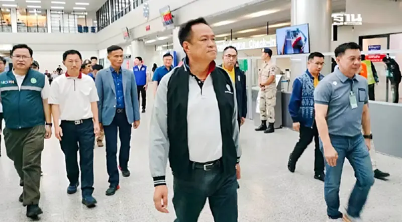 อนุทิน’ ขับเครื่องบินส่วนตัวปฏิบัติภารกิจ “หัวใจติดปีก” ที่ อุดรธานี อนุทิน’ ขับเครื่องบินส่วนตัวปฏิบัติภารกิจ “หัวใจติดปีก” ที่ อุดรธานี