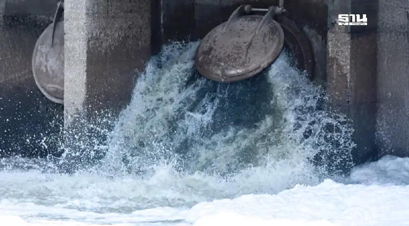 กรมโยธาฯ เดินหน้าระบายน้ำเต็มกำลัง พร้อมเสริมคันดินระบบป้องกันน้ำท่วม ชุมชนเสนา อยุธยา