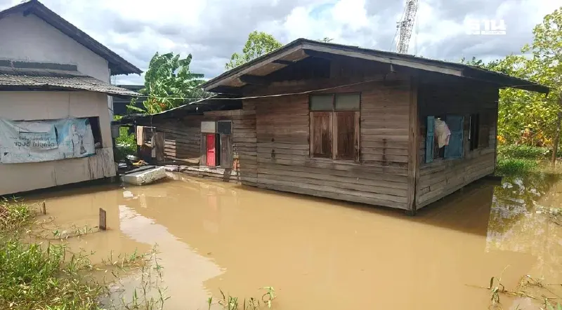 อัปเดตน้ำท่วมล่าสุด กระทบ 17 จว.100,235 ครัวเรือน เสียชีวิต 12 ราย