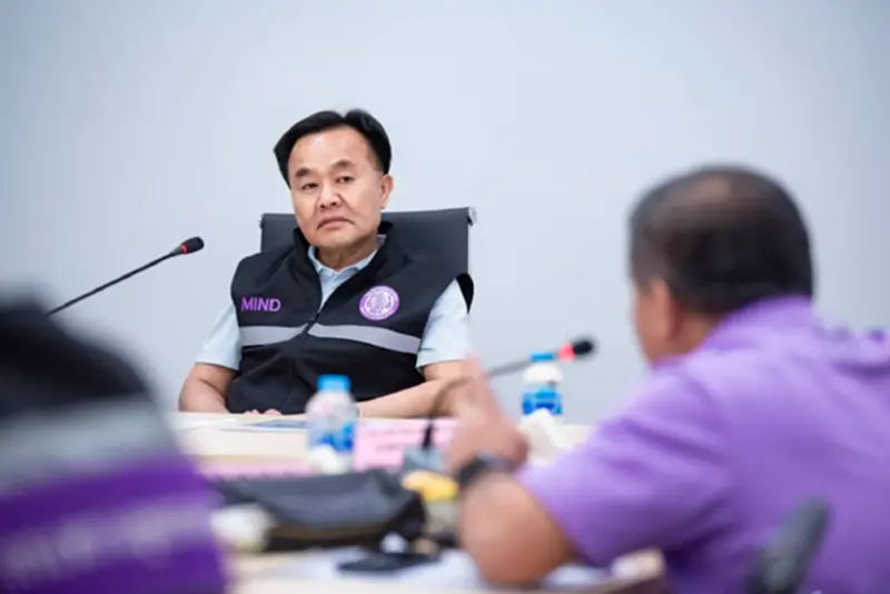 พลิกวิกฤตฝุ่น 'ยศสิงห์' ดันโรงงานกาญจน์ซื้ออ้อยสด 99% ลด PM2.5 พลิกวิกฤตฝุ่น 'ยศสิงห์' ดันโรงงานกาญจน์ซื้ออ้อยสด 99% ลด PM2.5