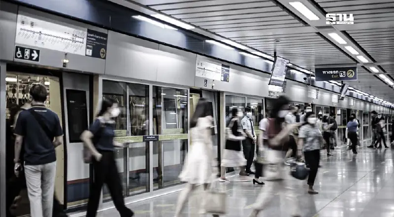 นั่งรถไฟฟ้า 4 สาย ร่วมถวายน้ำสรงพระบรมศพ สมเด็จพระพันปีหลวง นั่งรถไฟฟ้า 4 สาย ร่วมถวายน้ำสรงพระบรมศพ สมเด็จพระพันปีหลวง