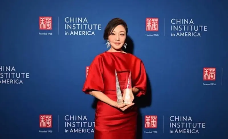 'มาริษา เจียรวนนท์' คนไทยคนแรก คว้ารางวัลเกียรติยศ Blue Cloud Award 2025 ที่นิวยอร์ก