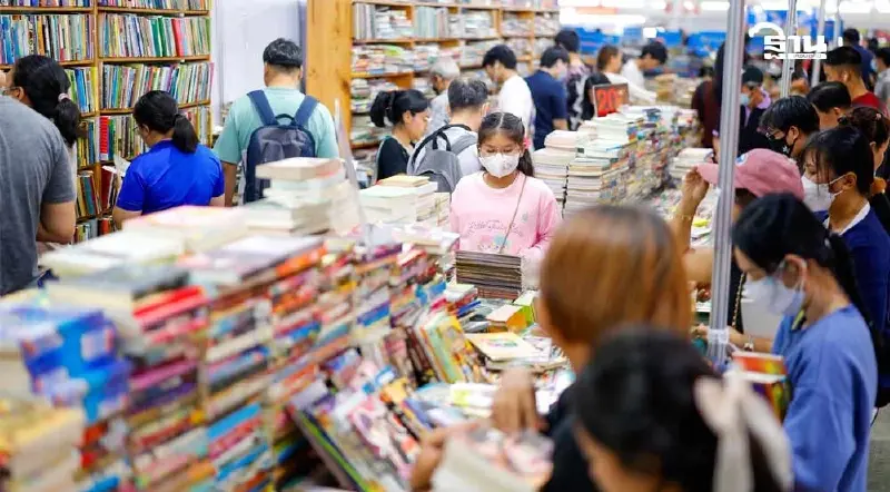 มหกรรมหนังสือฯ ครั้งที่ 30 คึกคักต่อเนื่อง นักอ่านทะลักมากกว่า 7 แสนคน มหกรรมหนังสือฯ ครั้งที่ 30 คึกคักต่อเนื่อง นักอ่านทะลักมากกว่า 7 แสนคน