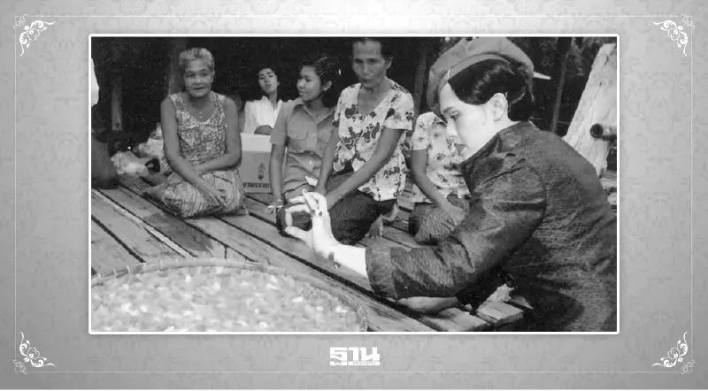 สมเด็จพระนางเจ้าสิริกิติ์ พระราชชนนีพันปีหลวง พระมารดาแห่งไหมไทย