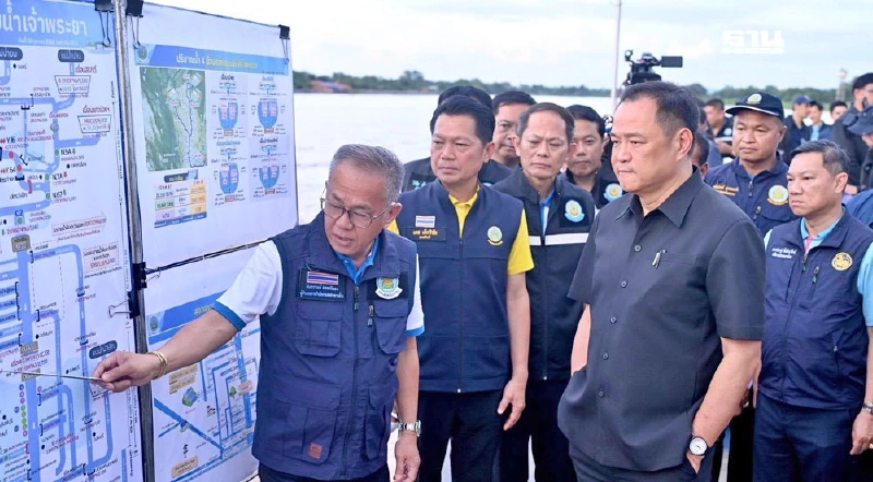 “อนุทิน” ลงพื้นที่อุทกภัย ดัน ครม. เยียวยาเงิน 9,000 บาท/ครัวเรือน “อนุทิน” ลงพื้นที่อุทกภัย ดัน ครม. เยียวยาเงิน 9,000 บาท/ครัวเรือน