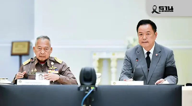 ‘ราชเลขานุการในพระองค์’ ร่วมประชุมกับรัฐบาล ระดมสรรพกำลังช่วยน้ำท่วมภาคใต้ ‘ราชเลขานุการในพระองค์’ ร่วมประชุมกับรัฐบาล ระดมสรรพกำลังช่วยน้ำท่วมภาคใต้