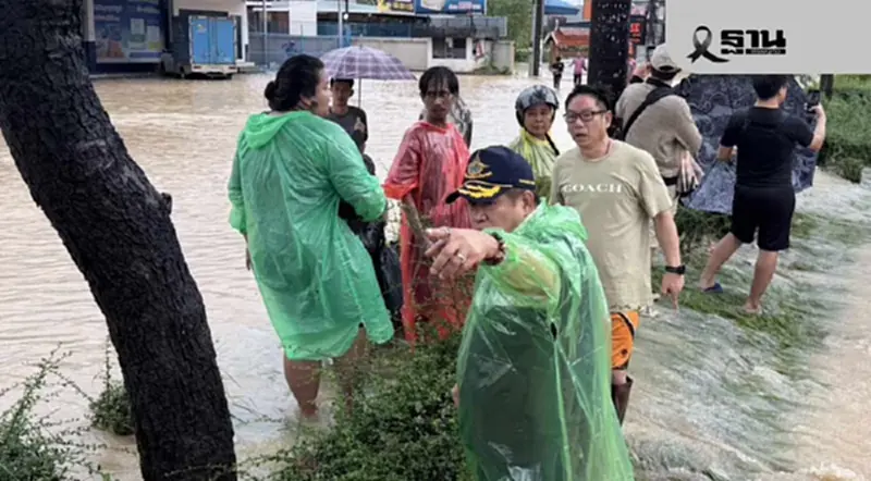 “ธรรมนัส” สั่งเร่งระบายน้ำลงทะเลสาบสงขลา–ตั้งโรงครัวช่วยหมื่นชีวิต แก้วิกฤตน้ำท่วมหาดใหญ่ “ธรรมนัส” สั่งเร่งระบายน้ำลงทะเลสาบสงขลา–ตั้งโรงครัวช่วยหมื่นชีวิต แก้วิกฤตน้ำท่วมหาดใหญ่