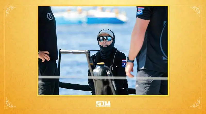 พระราชินี ทรงนำทีมเรือใบวายุ เข้าเส้นชัย อันดับ 1 เรซที่ 2 งานแข่งขันเรือใบนานาชาติภูเก็ต