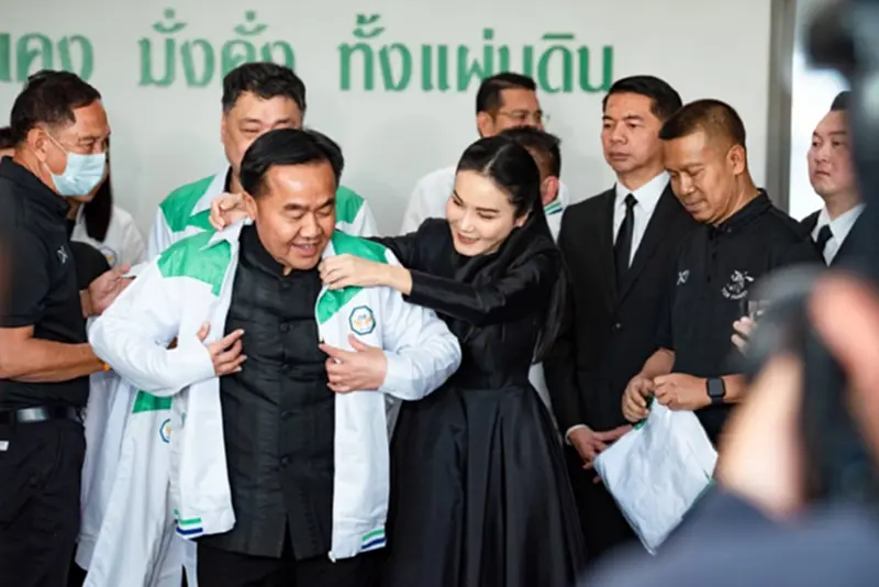 ช็อกการเมือง 'ยศสิงห์' เลือก “กล้าธรรม” ประกาศลุยสะสางปัญหาหมักหมม ช็อกการเมือง 'ยศสิงห์' เลือก “กล้าธรรม” ประกาศลุยสะสางปัญหาหมักหมม