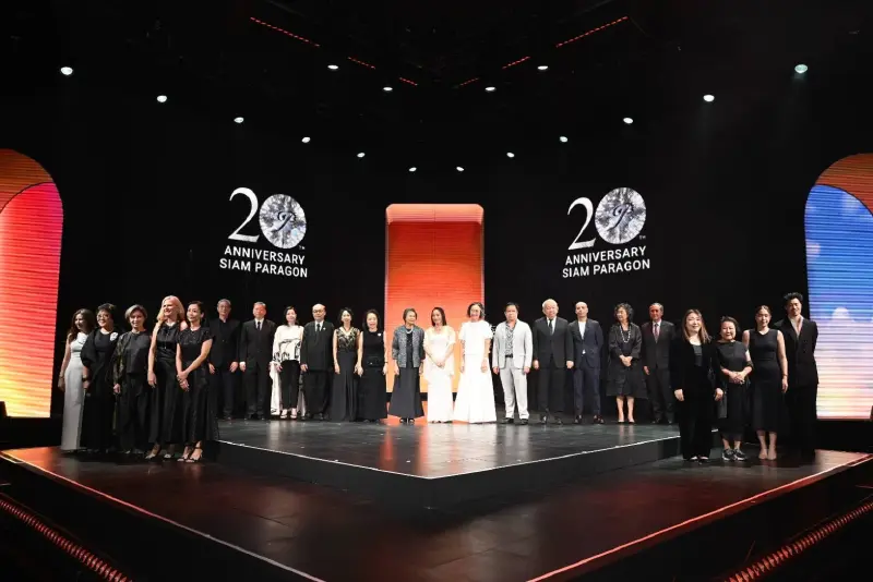 'พารากอน' ฉลอง 20 ปี รวมศิลปินดังแน่น โชว์สุดปัง โปรฯแน่นลดกว่า 25 ล้าน 'พารากอน' ฉลอง 20 ปี รวมศิลปินดังแน่น โชว์สุดปัง โปรฯแน่นลดกว่า 25 ล้าน