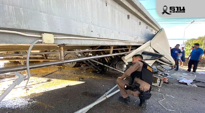 'ทางหลวง' สั่งปิดเส้นทาง เหตุรถบรรทุกดัมพ์ชน 'สะพานลอยถนนบางนา-ตราด'
