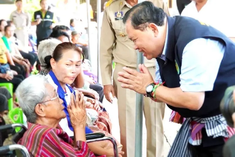 'ไชยา พรหมา' ร่ายกลอนอ้อนหนองบัวลำภู แก้หนี้-เปลี่ยนโฉนด 'ไชยา พรหมา' ร่ายกลอนอ้อนหนองบัวลำภู แก้หนี้-เปลี่ยนโฉนด