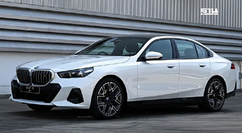 BMW i5 EV ประกอบไทย ถูกลง 1.5 ล้านบาท กอดแชมป์ตลาดรถหรู 6 ปีติด BMW i5 EV ประกอบไทย ถูกลง 1.5 ล้านบาท กอดแชมป์ตลาดรถหรู 6 ปีติด