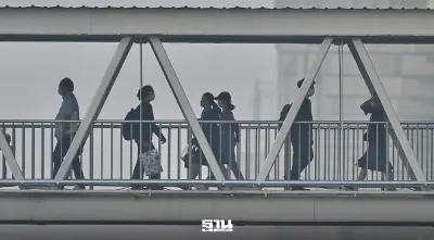 ฝุ่น PM 2.5 พุ่ง "สีส้ม" 33 เขต ทวีวัฒนา-หนองแขม แชมป์ฝุ่นเช้านี้