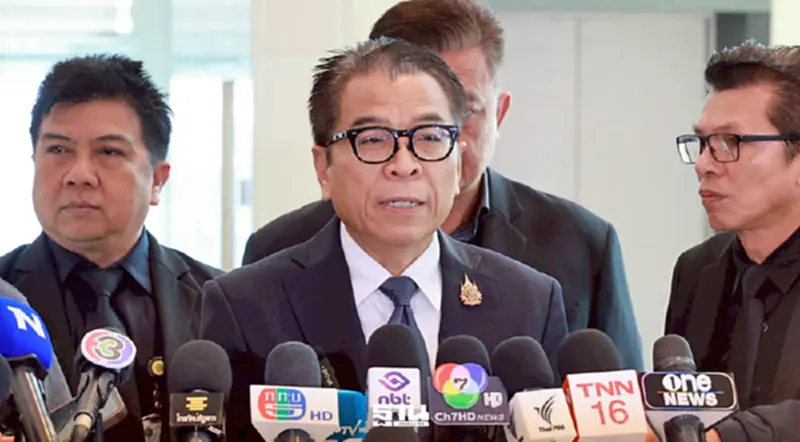 เลขาฯกกต. คาด 4-5 ทุ่ม วันนี้ ‘รู้ผลเลือกตั้ง’ อย่างไม่เป็นทางการ เลขาฯกกต. คาด 4-5 ทุ่ม วันนี้ ‘รู้ผลเลือกตั้ง’ อย่างไม่เป็นทางการ