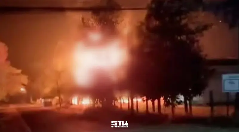 ด่วน! คลังเก็บอาวุธ ตชด.21 สุรินทร์ระเบิดสนั่น เพลิงไหม้วิกฤต สั่งเลี่ยงเส้นทาง