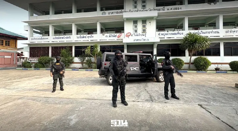 ส่ง 'ชุดหนุมาน' ล่าคนร้าย สพฐ. สั่งปิด 20 ร.ร.ปทุมฯ ขณะที่นนทบุรีปิดแล้ว 23 ร.ร.