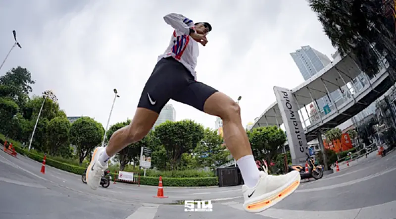 Sports Fashion โตแรง คนไทยรูดจ่ายสินค้ากีฬาพุ่ง รับเทรนด์ Active Identity Sports Fashion โตแรง คนไทยรูดจ่ายสินค้ากีฬาพุ่ง รับเทรนด์ Active Identity
