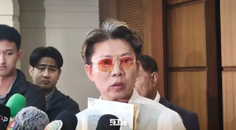 ผู้สมัคร สส.พรรคประชาชนเล็งยื่นศาล รธน.ล้มเลือกตั้งปมบาร์โค้ด ผู้สมัคร สส.พรรคประชาชนเล็งยื่นศาล รธน.ล้มเลือกตั้งปมบาร์โค้ด