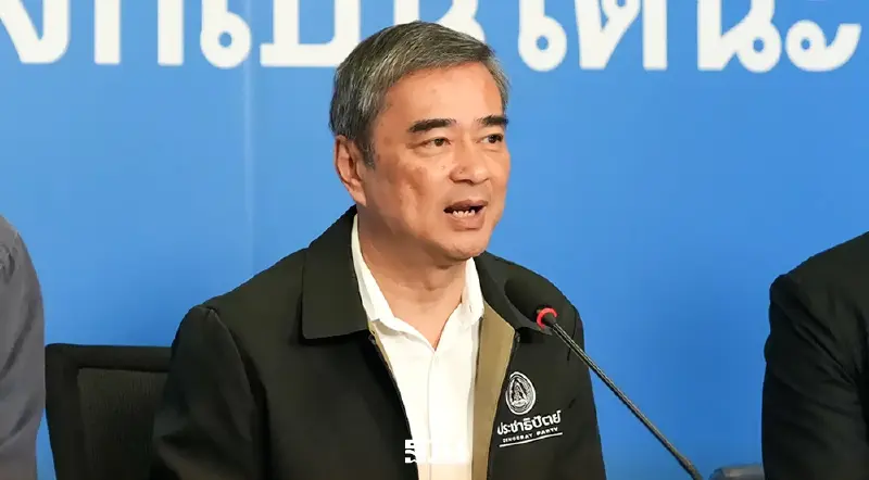 อภิสิทธิ์ จี้ กกต. เร่งสร้างความชัดเจนปมเลือกตั้งส่อพิรุธ