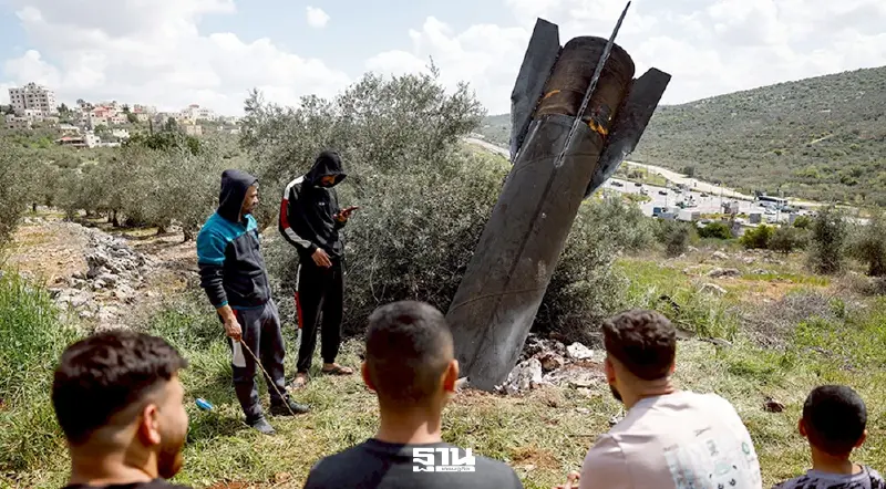 เปิดภาพ 'ซากขีปนาวุธ' จากอิหร่าน ปักพื้นดินในเขตเวสต์แบงก์ อิสราเอล